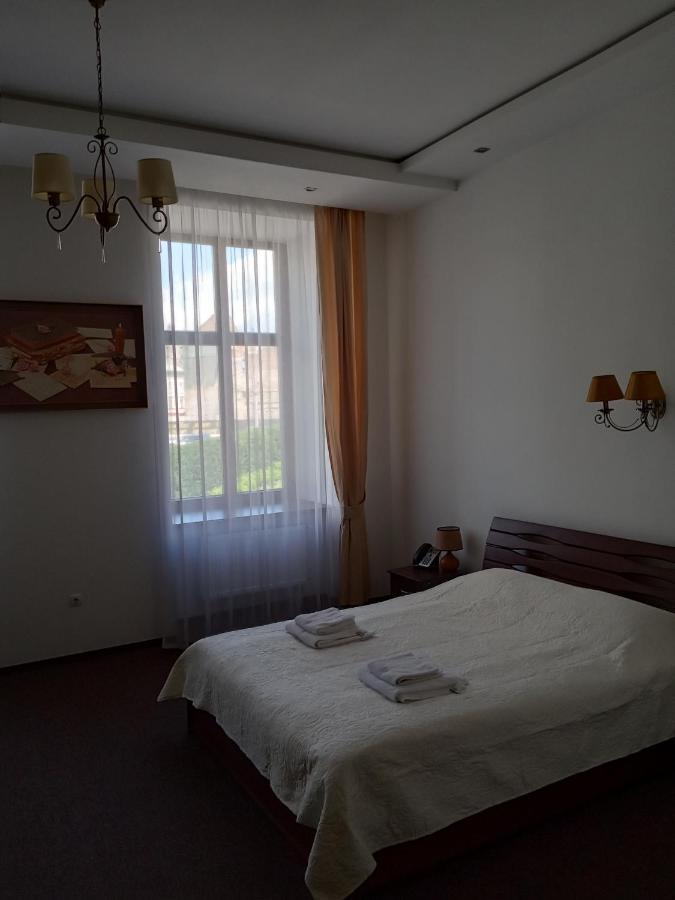 Guest House Adam Mickiewicz Lviv Kültér fotó