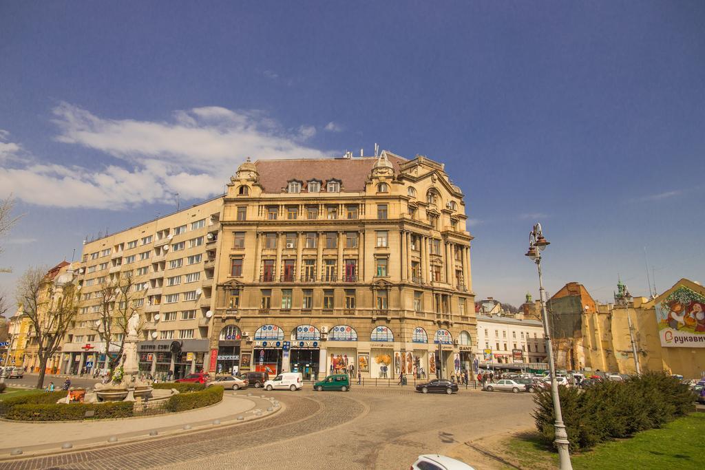 Guest House Adam Mickiewicz Lviv Kültér fotó